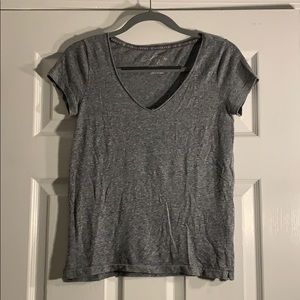 gray t-shirt